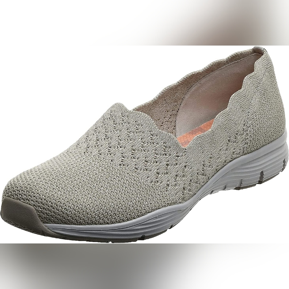 SKECHERS CLASSIC FIT SNEAKERS